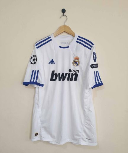 Real Madrid Home Retro Jersey 2010 2011 Replica